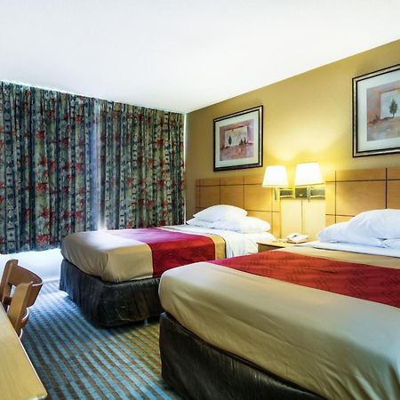 Econo Lodge Shorewood Bilik gambar