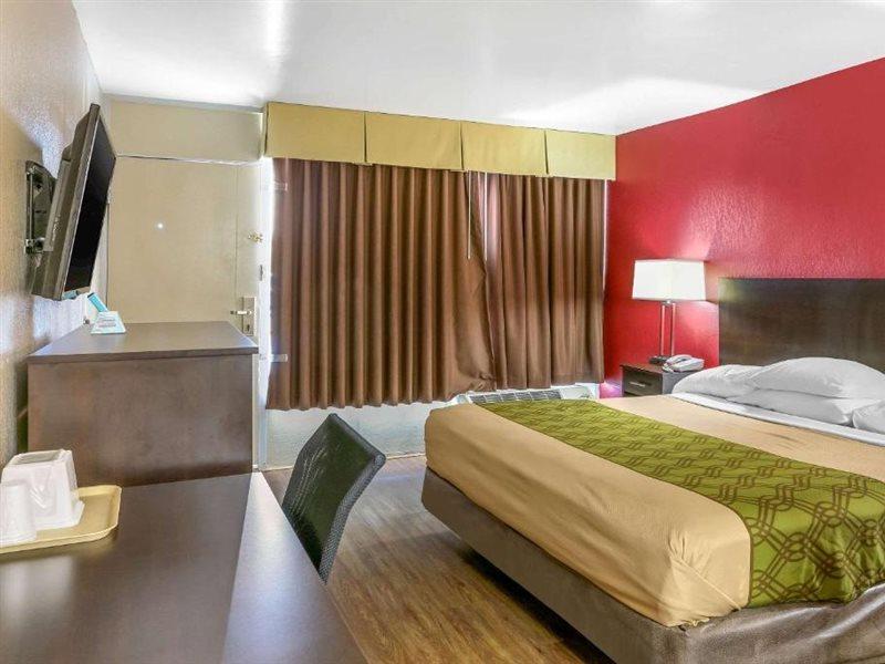 Econo Lodge Shorewood Luaran gambar