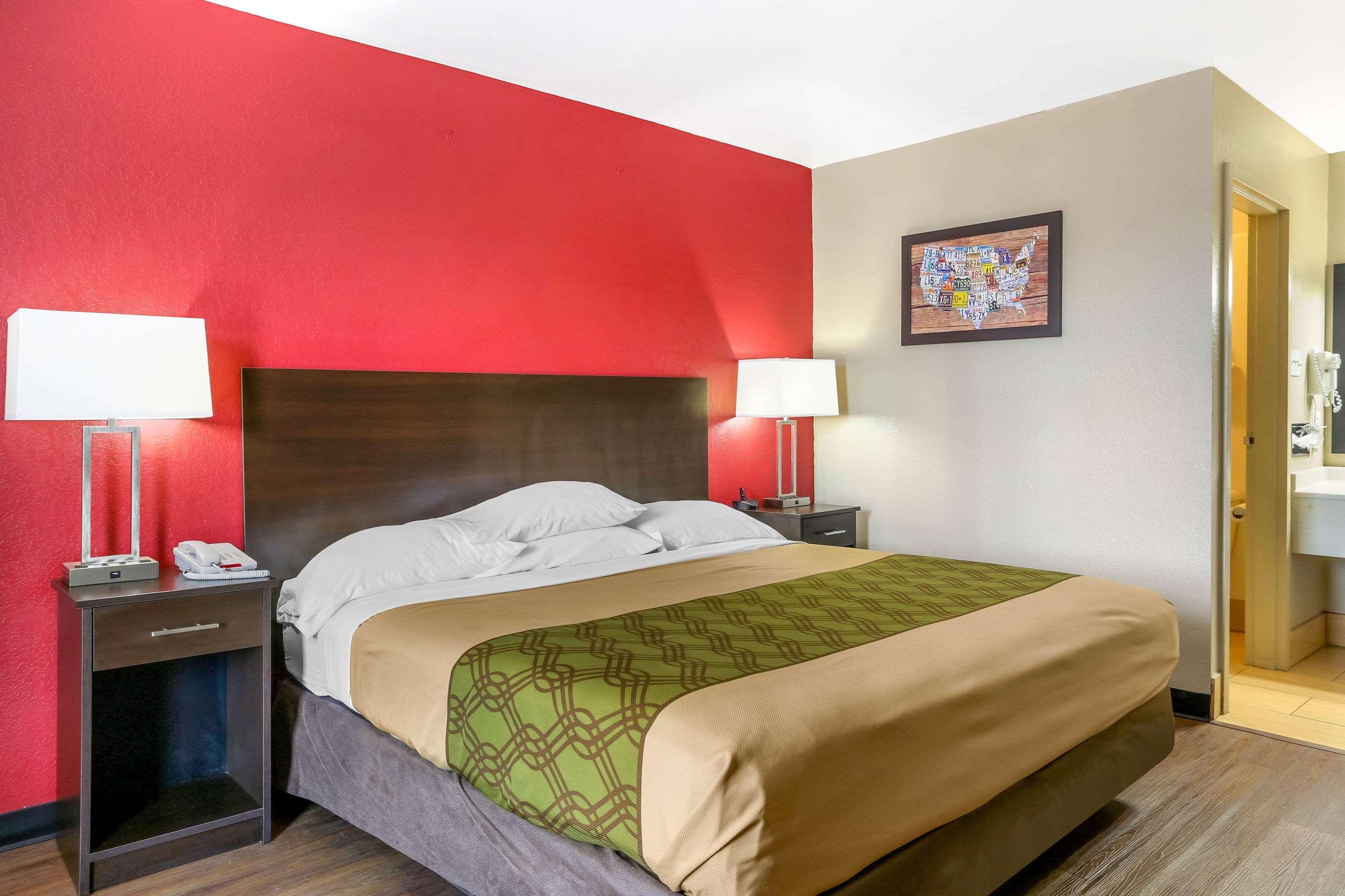 Econo Lodge Shorewood Luaran gambar