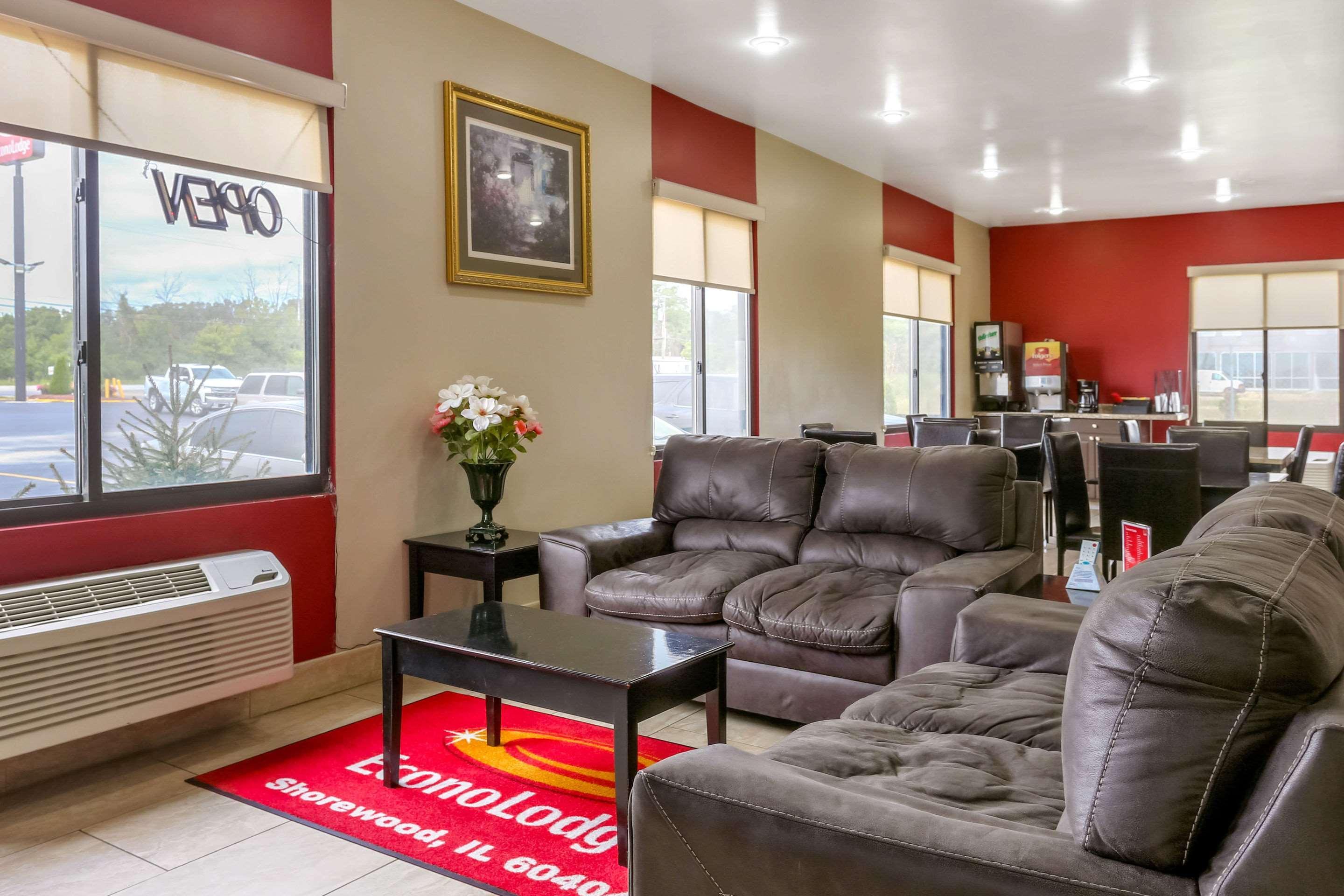 Econo Lodge Shorewood Luaran gambar