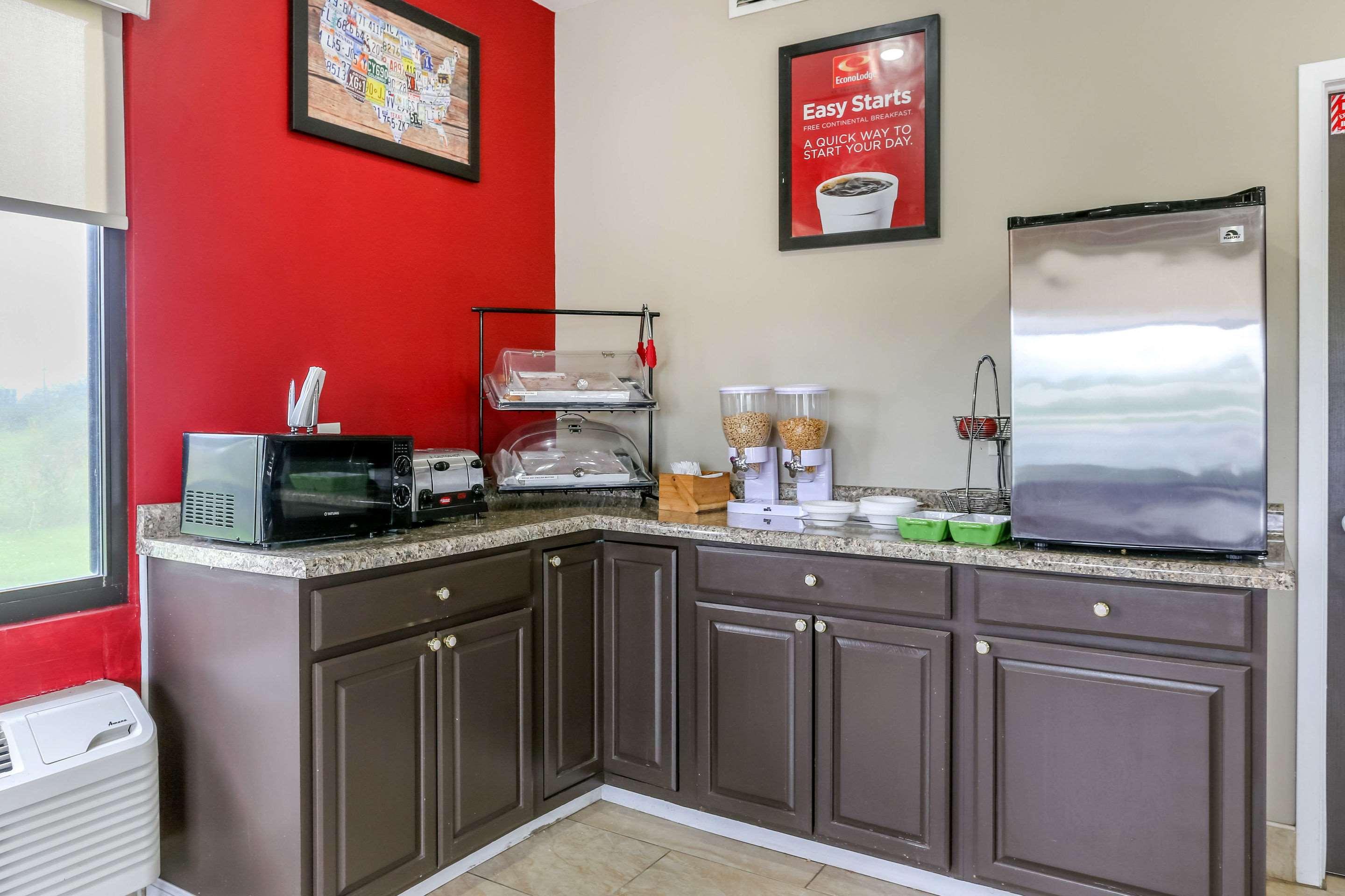 Econo Lodge Shorewood Luaran gambar