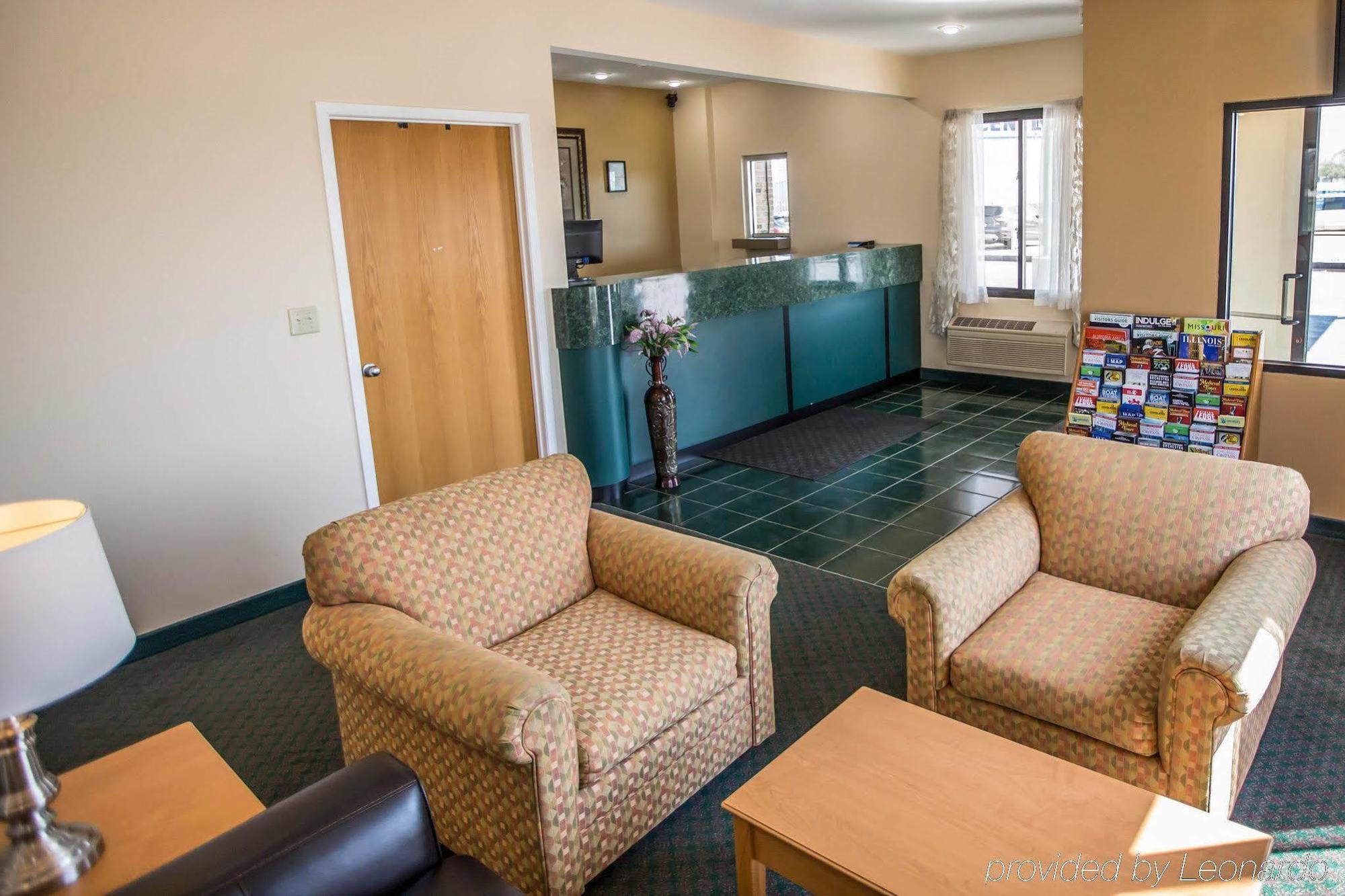 Econo Lodge Shorewood Luaran gambar