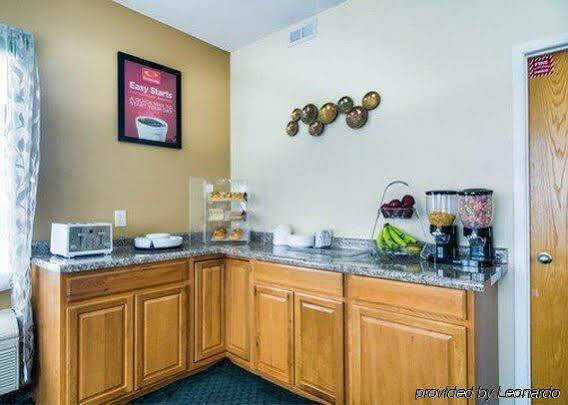Econo Lodge Shorewood Luaran gambar